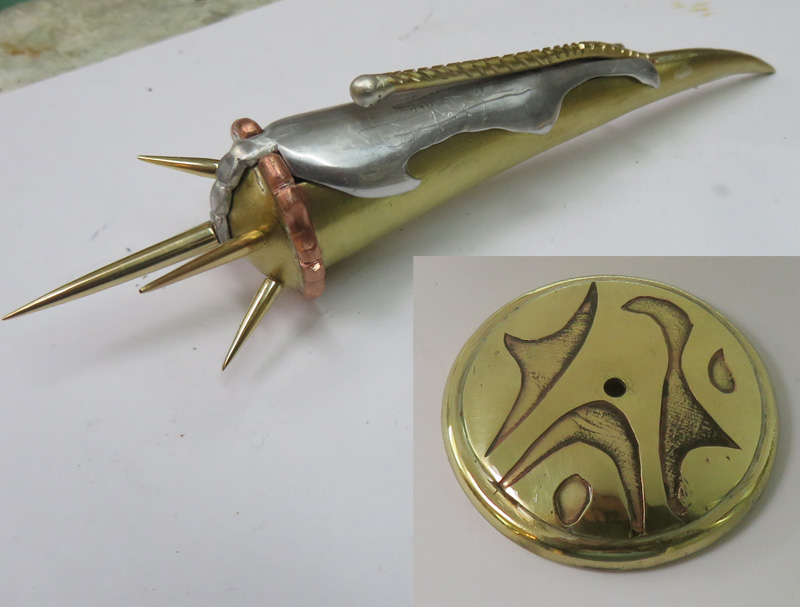 Alien Spacecraft Sculpture Making bridge cover and floating nuclear reactor  fitting Soul Dart