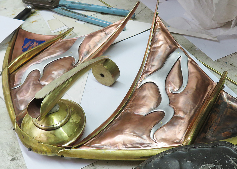 Alien Spacecraft Sculpture Making nuclear reactor cannon