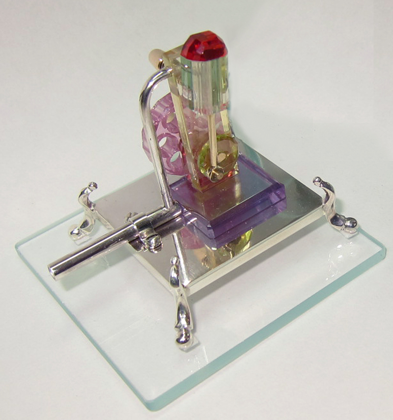 Cubic Zirconia Wobbler Glass Stand