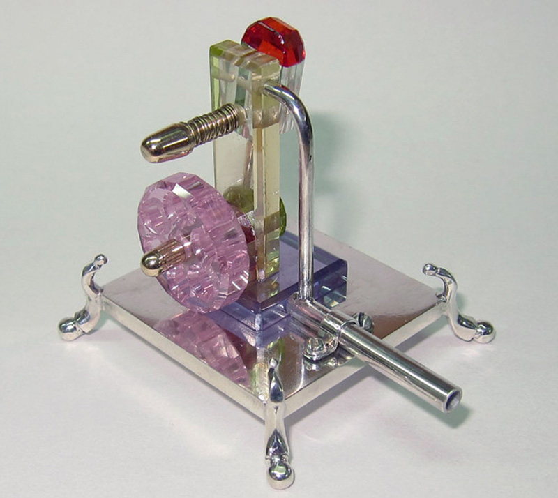 Cubic Zirconia Wobbler Objet d'art