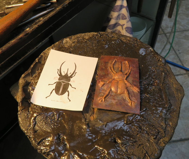 rhino Swarm Fighting Machine repousse platform