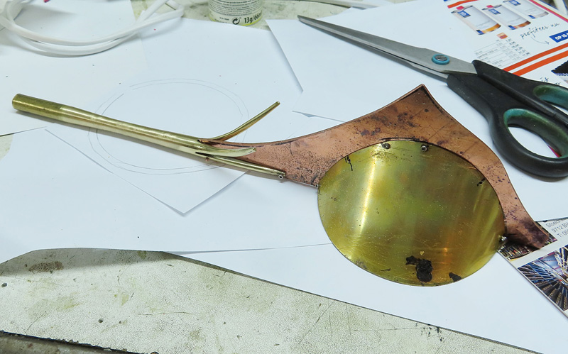 Sail Flyer join body to boom