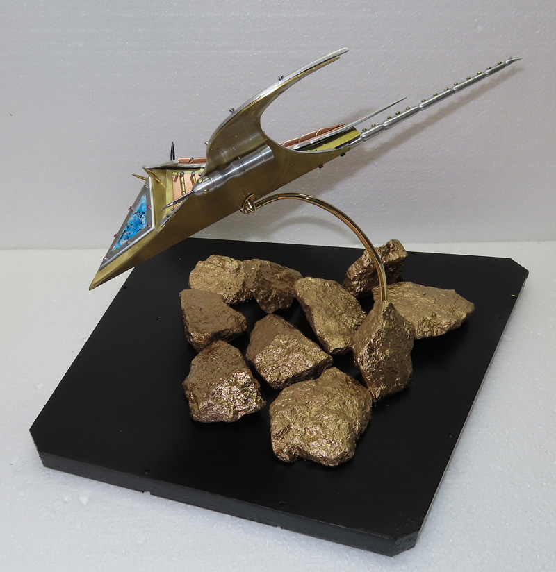 Tern Fighter Sculpture - Gold painted rocks